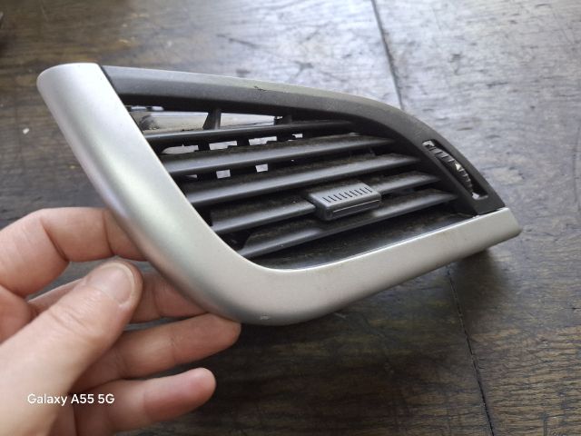 bontott PEUGEOT 207 Bal Szellőző