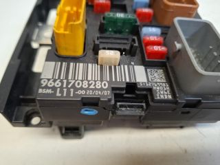 bontott PEUGEOT 207 Biztosítéktábla Motortér