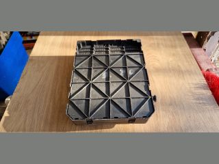 bontott PEUGEOT 207 Biztosítéktábla Utastér