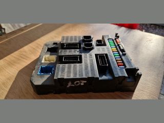 bontott PEUGEOT 207 Biztosítéktábla Utastér