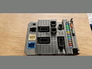 bontott PEUGEOT 207 Biztosítéktábla Utastér