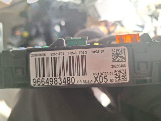 bontott PEUGEOT 207 Biztosítéktábla Utastér