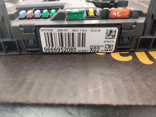 bontott PEUGEOT 207 Biztosítéktábla Utastér