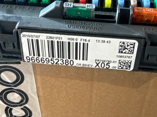 bontott PEUGEOT 207 Biztosítéktábla Utastér