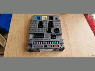 bontott PEUGEOT 207 Biztosítéktábla Utastér