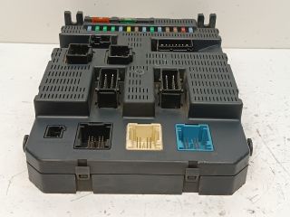 bontott PEUGEOT 207 Biztosítéktábla Utastér