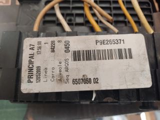 bontott PEUGEOT 207 Biztosítéktábla Utastér