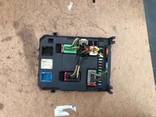 bontott PEUGEOT 207 Biztosítéktábla Utastér