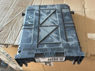 bontott PEUGEOT 207 Biztosítéktábla Utastér