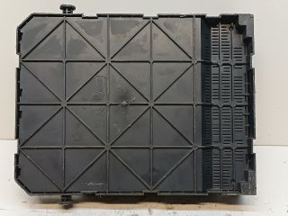 bontott PEUGEOT 207 Biztosítéktábla Utastér