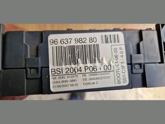 bontott PEUGEOT 207 Biztosítéktábla Utastér