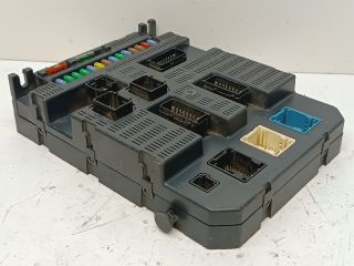 bontott PEUGEOT 207 Biztosítéktábla Utastér