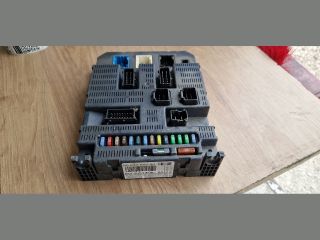 bontott PEUGEOT 207 Biztosítéktábla Utastér