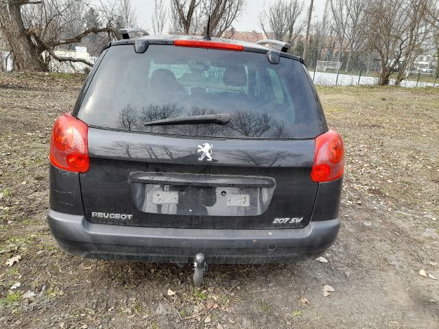 bontott PEUGEOT 207 Csomagtérajtó Jobb Zsanér