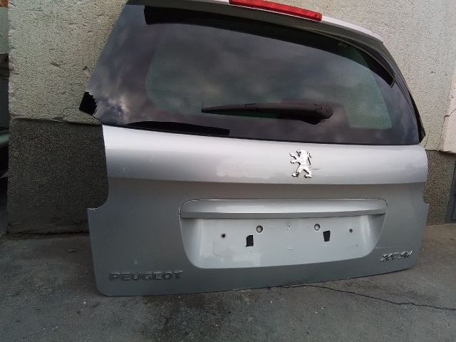 bontott PEUGEOT 207 Csomagtérajtó (Részeivel)