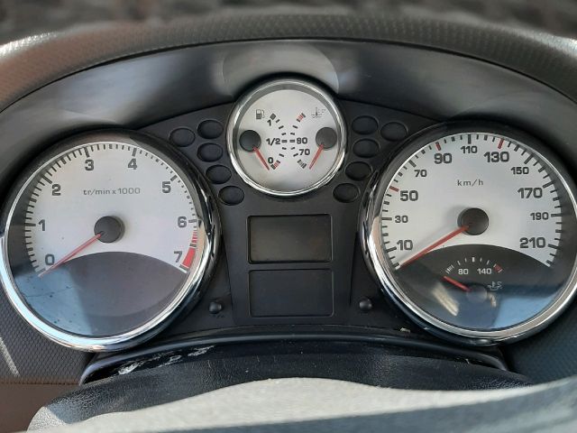 bontott PEUGEOT 207 Csomagtérajtó (Üres lemez)