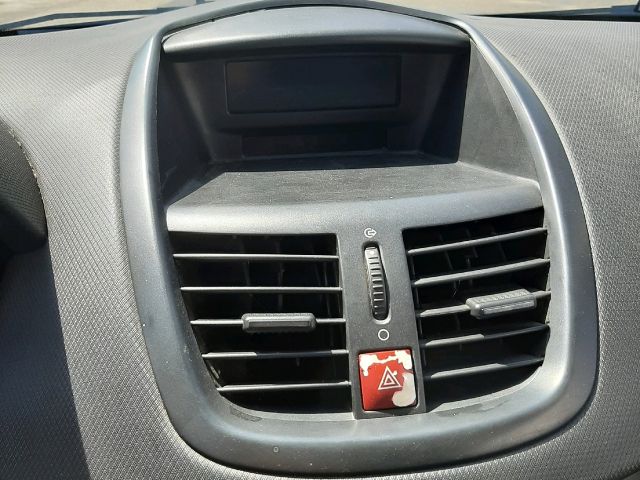 bontott PEUGEOT 207 Csomagtérajtó (Üres lemez)