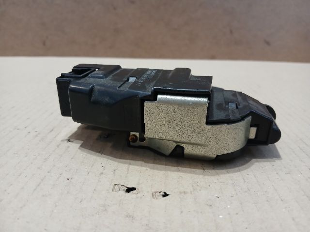 bontott PEUGEOT 207 Csomagtérajtó Zárszerkezet