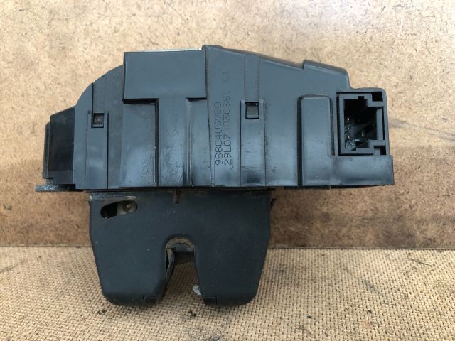 bontott PEUGEOT 207 Csomagtérajtó Zárszerkezet