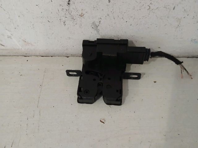 bontott PEUGEOT 207 Csomagtérajtó Zárszerkezet