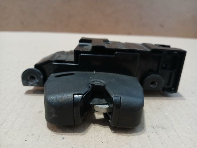 bontott PEUGEOT 207 Csomagtérajtó Zárszerkezet