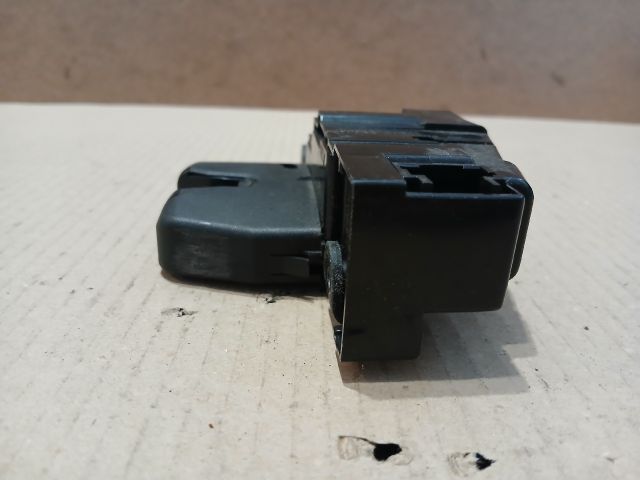 bontott PEUGEOT 207 Csomagtérajtó Zárszerkezet