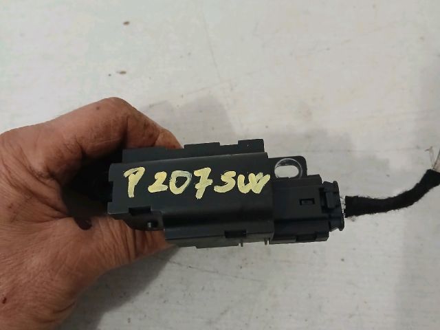 bontott PEUGEOT 207 Csomagtérajtó Zárszerkezet