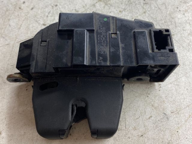 bontott PEUGEOT 207 Csomagtérajtó Zárszerkezet