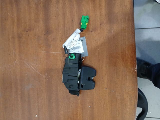 bontott PEUGEOT 207 Csomagtérajtó Zárszerkezet