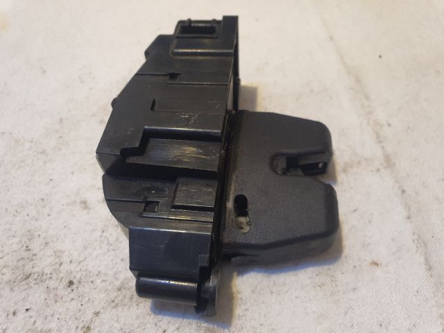 bontott PEUGEOT 207 Csomagtérajtó Zárszerkezet