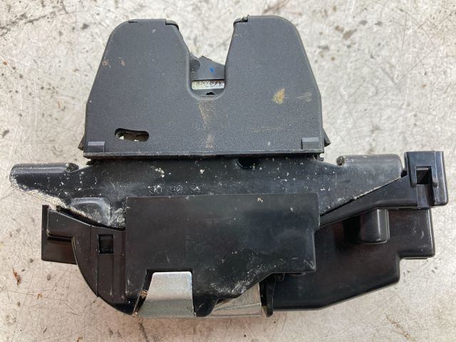 bontott PEUGEOT 207 Csomagtérajtó Zárszerkezet