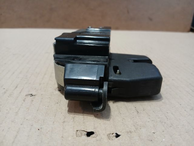 bontott PEUGEOT 207 Csomagtérajtó Zárszerkezet