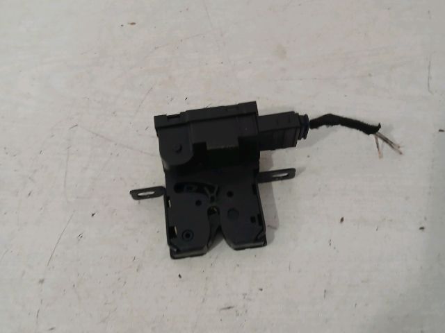 bontott PEUGEOT 207 Csomagtérajtó Zárszerkezet