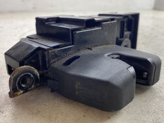 bontott PEUGEOT 207 Csomagtérajtó Zárszerkezet