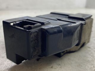 bontott PEUGEOT 207 Csomagtérajtó Zárszerkezet