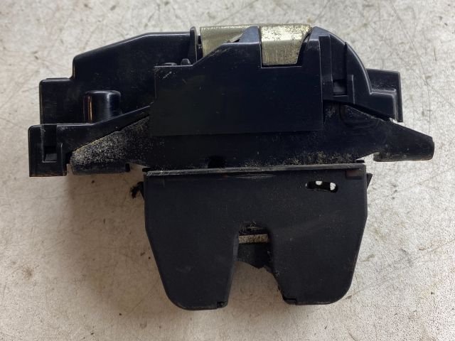 bontott PEUGEOT 207 Csomagtérajtó Zárszerkezet