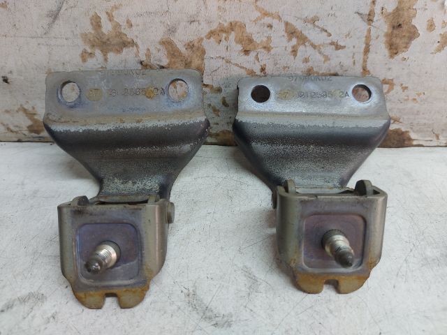 bontott PEUGEOT 207 Csomagtérajtó Zsanér