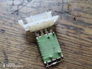 bontott PEUGEOT 207 Előtét Ellenállás Fűtőmotor