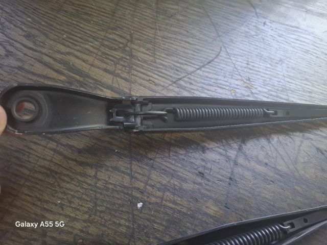 bontott PEUGEOT 207 Első Ablaktörlő Kar