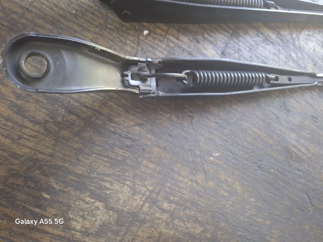 bontott PEUGEOT 207 Első Ablaktörlő Kar