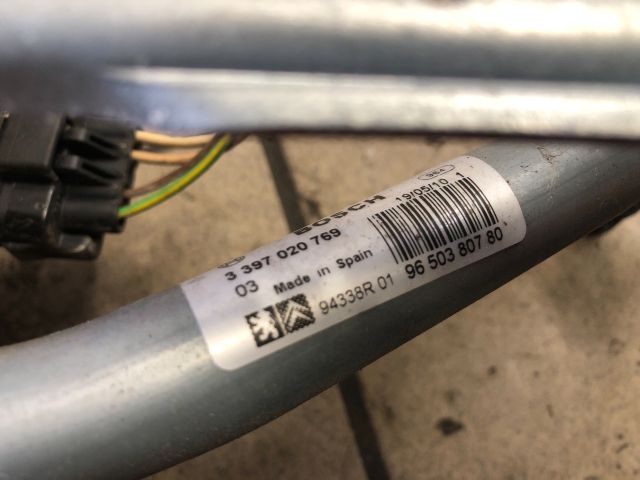 bontott PEUGEOT 207 Első Ablaktörlő Szerkezet Motorral