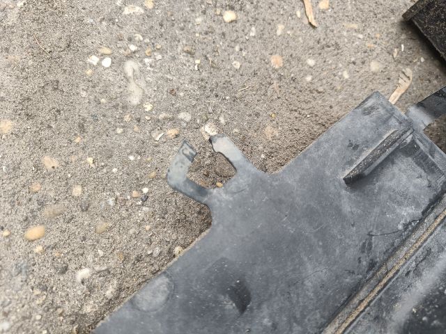 bontott PEUGEOT 207 Első Lökhárító Alsó (Műanyag)