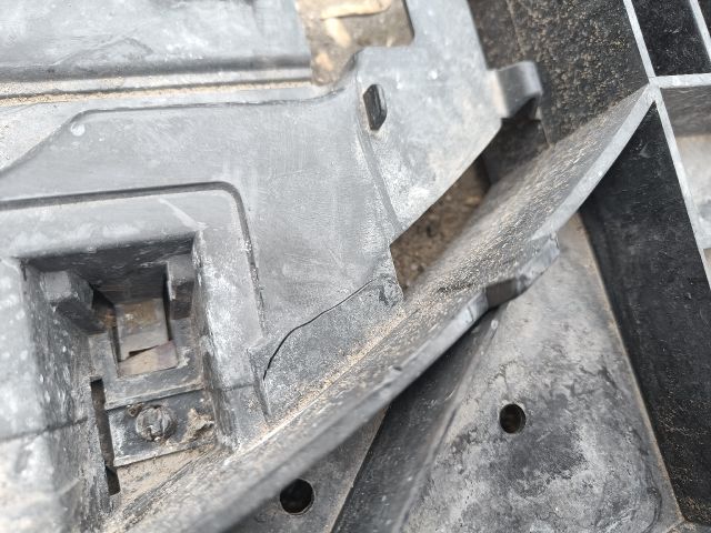 bontott PEUGEOT 207 Első Lökhárító Alsó (Műanyag)