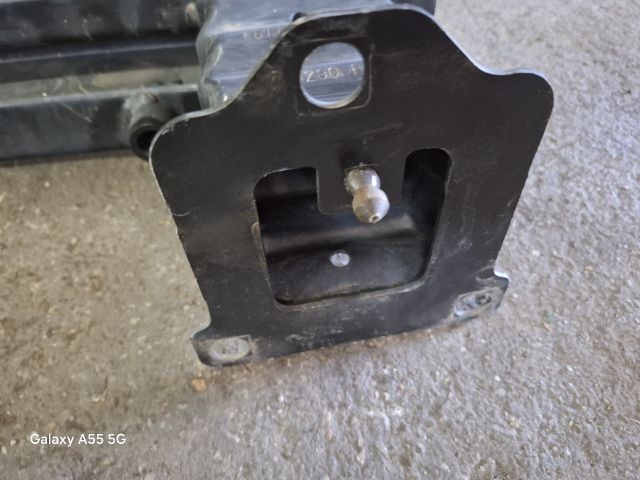 bontott PEUGEOT 207 Első Lökhárító Merevítő (Fém)