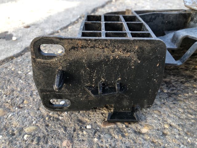 bontott PEUGEOT 207 Első Lökhárító Merevítő (Fém)