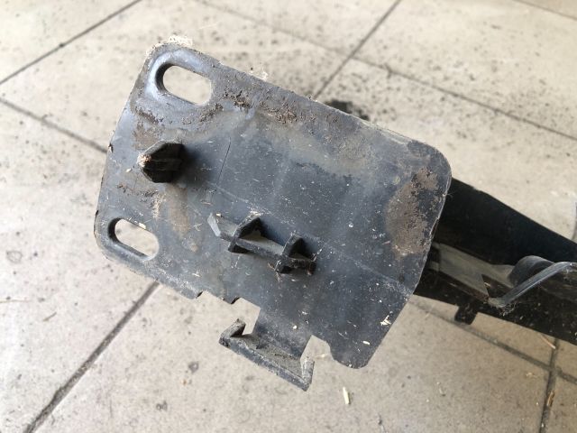 bontott PEUGEOT 207 Első Lökhárító Merevítő (Fém)