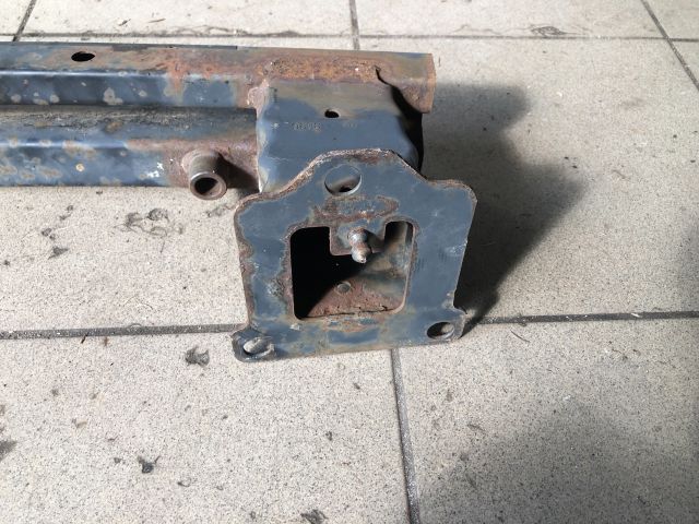 bontott PEUGEOT 207 Első Lökhárító Merevítő (Fém)