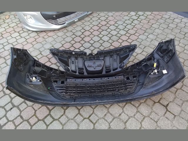 bontott PEUGEOT 207 Első Lökhárító (Részeivel)