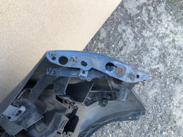 bontott PEUGEOT 207 Első Lökhárító (Részeivel)