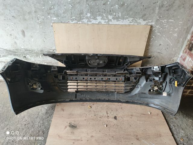 bontott PEUGEOT 207 Első Lökhárító (Részeivel)